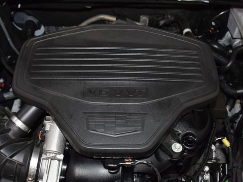 Used 2024 Cadillac XT5 Premium Luxury image 7