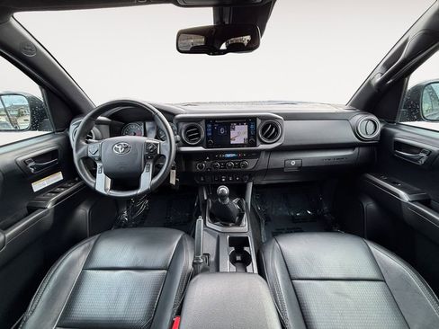 Used 2019 Toyota Tacoma TRD Off-Road w/ TRD Premium Off Road Package image 13