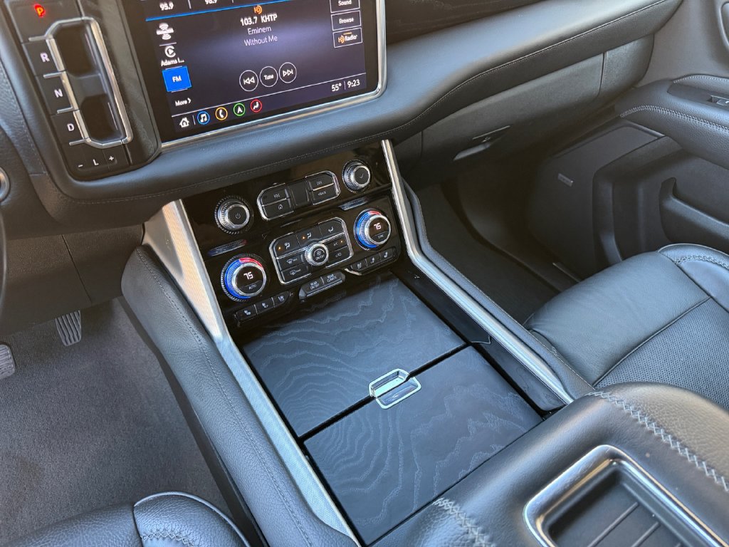 Used 2021 GMC Yukon Denali w/ LPO, Illumination Package AWD/4WD image 21
