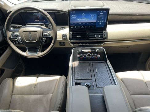 Used 2022 Lincoln Navigator L Reserve RWD image 19