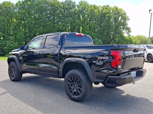 Used 2024 Chevrolet Colorado Trail Boss AWD/4WD image 4
