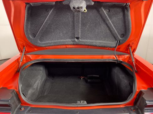 Used 2019 Dodge Challenger SXT AWD/4WD image 29