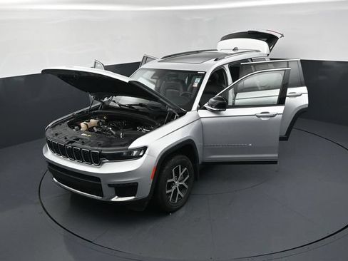 Used 2023 Jeep Grand Cherokee L Limited w/ Luxury Tech Group II AWD/4WD image 25