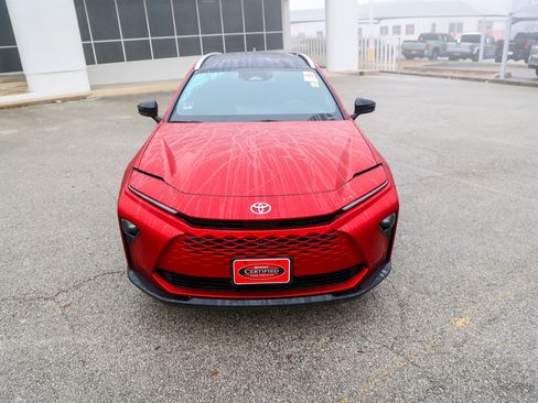 Certified 2025 Toyota Crown Signia Limited w/ Advanced Technology Package image 4