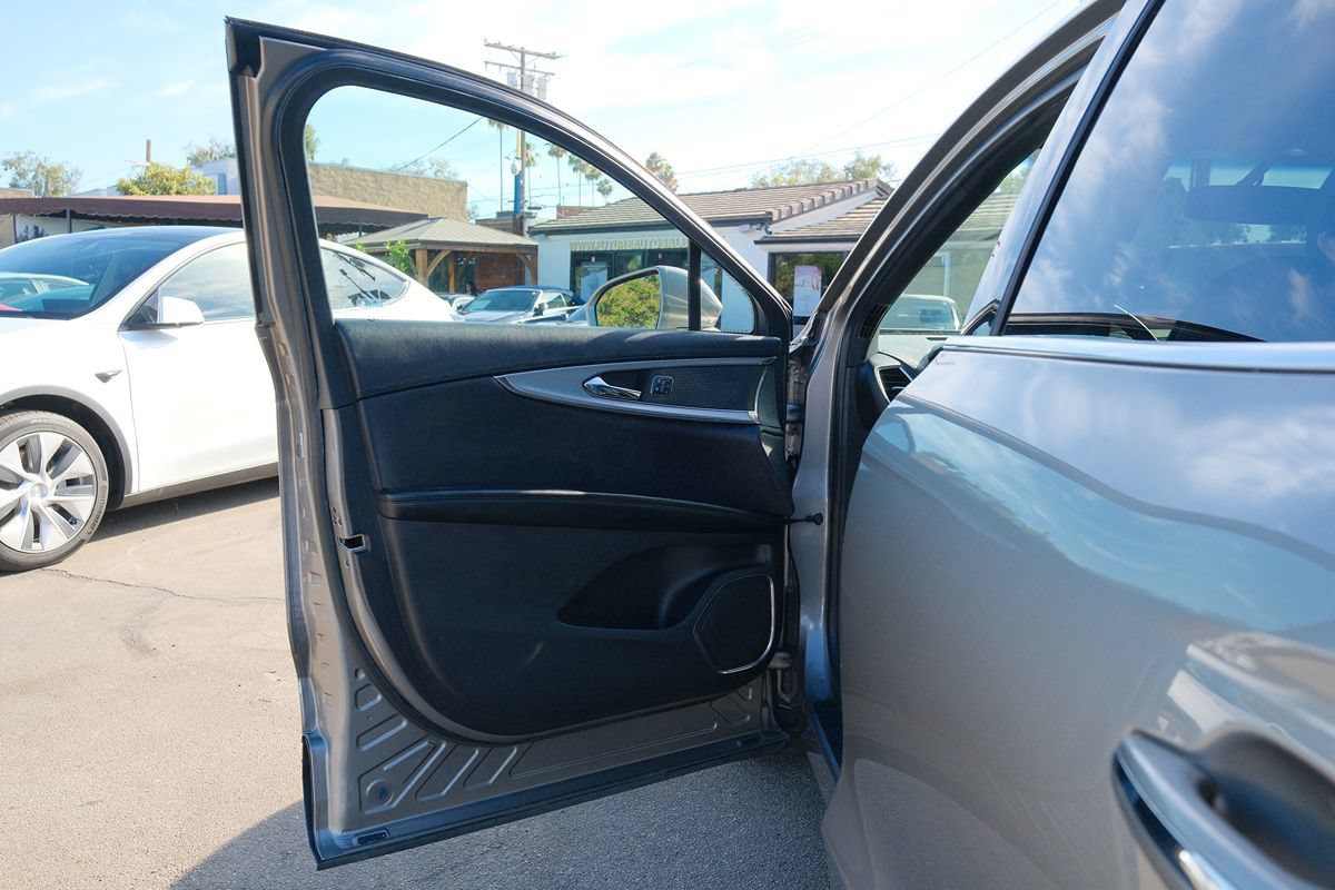 Used 2016 Lincoln MKX Select w/ Select Plus Package FWD image 10