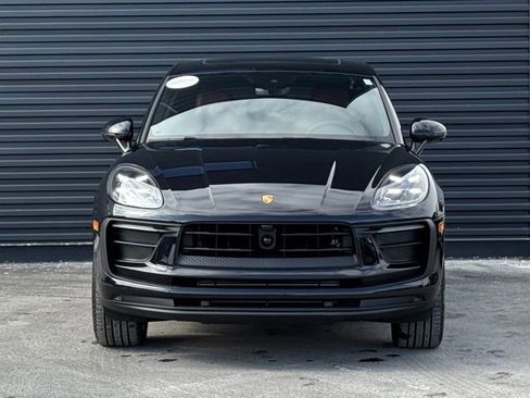 Certified 2025 Porsche Macan AWD/4WD image 10