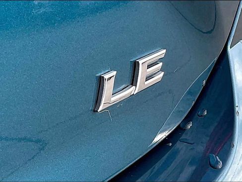 Used 2025 Toyota Camry LE image 9