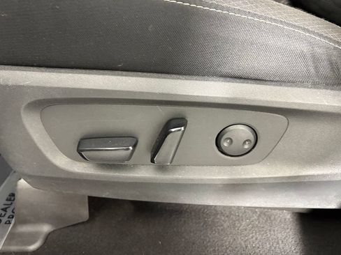 Used 2022 Nissan Pathfinder SV AWD/4WD image 15