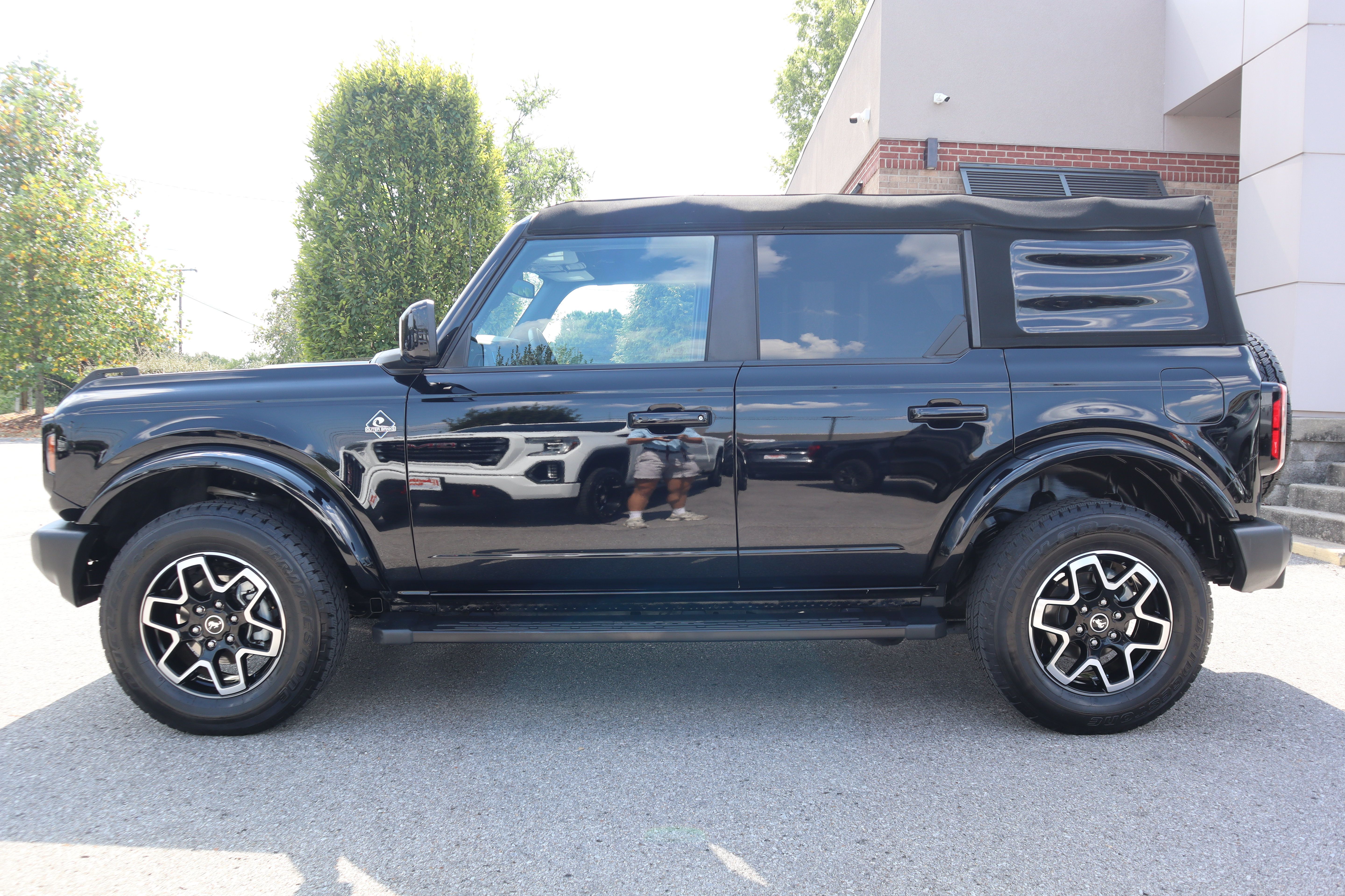 Used 2023 Ford Bronco Outer Banks AWD/4WD image 10