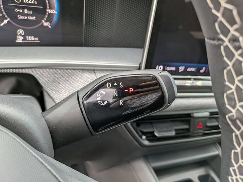Used 2025 Volkswagen Tiguan S FWD image 28