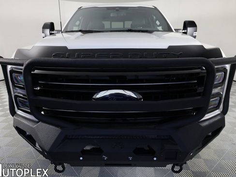 Used 2025 Ford F350 Platinum image 2