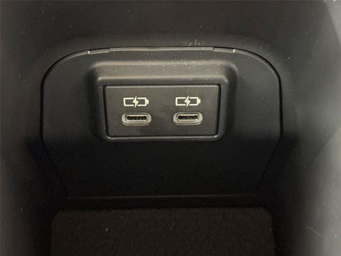 Certified 2025 Toyota RAV4 XLE FWD image 31