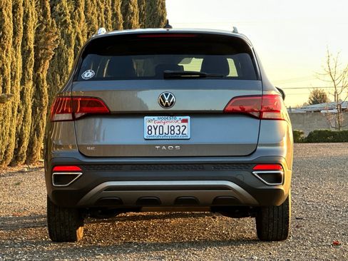 Certified 2022 Volkswagen Taos SE image 5