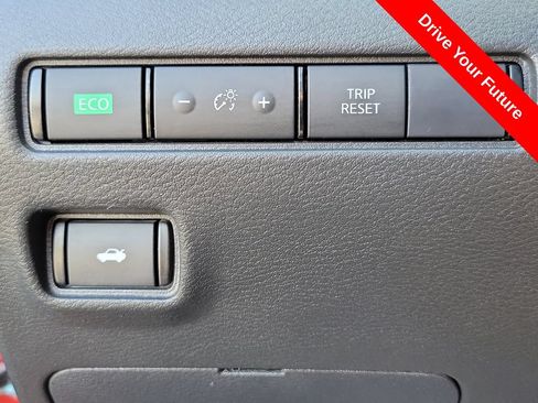 Used 2024 Nissan Sentra SV FWD image 18