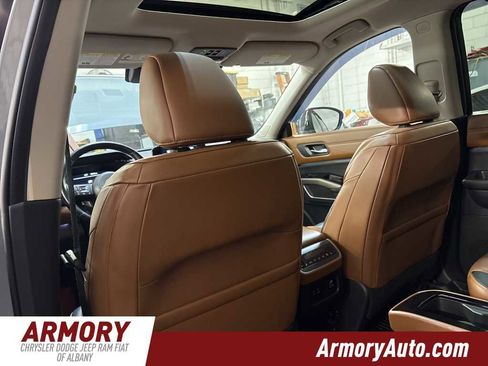 Used 2022 Nissan Pathfinder Platinum w/ Cargo Package image 28