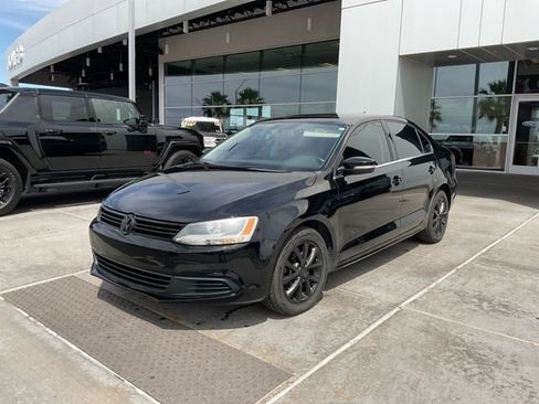 Used 2013 Volkswagen Jetta SE FWD image 3