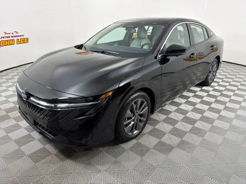 Used 2026 Nissan Sentra SL w/ Floor Mat Package image 1