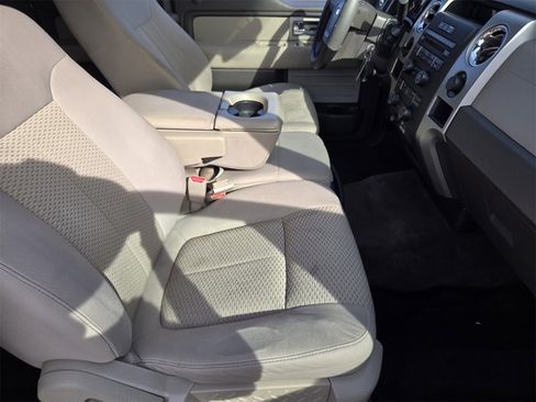 Used 2010 Ford F150 XLT image 13