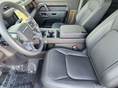 Certified 2025 Land Rover Defender 90 S image 14