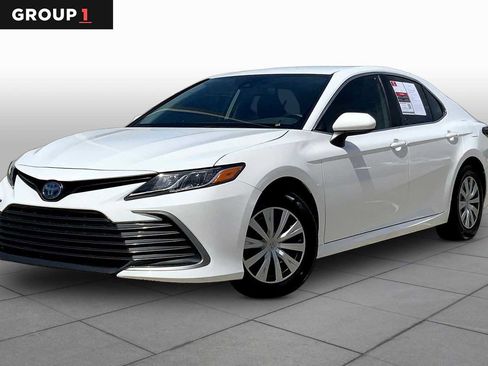 Used 2023 Toyota Camry LE image 1