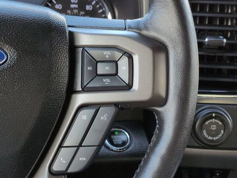 Used 2018 Ford Expedition XLT w/ Equipment Group 202A RWD image 27