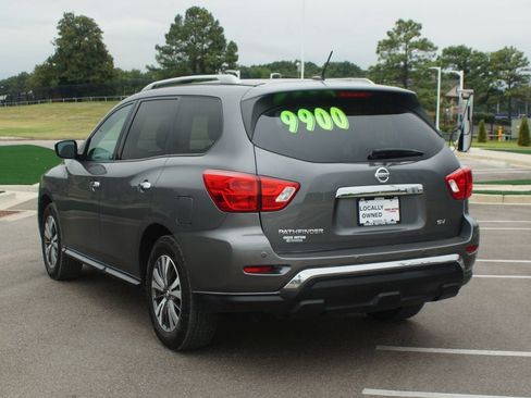 Used 2017 Nissan Pathfinder SV FWD image 11
