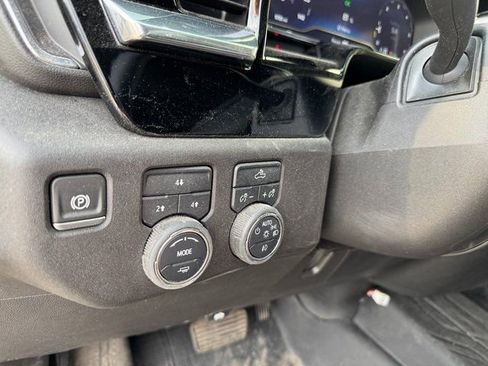 Used 2025 Chevrolet Silverado 2500 LT image 17