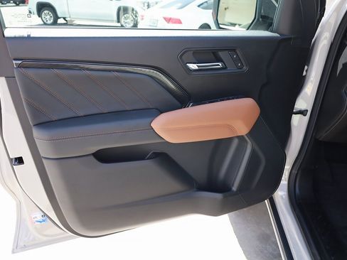 New 2026 GMC Canyon AT4 image 10