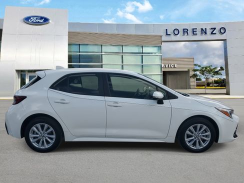 Used 2025 Toyota Corolla SE image 4