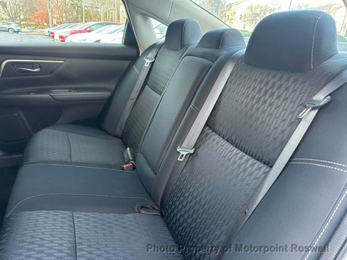 Used 2018 Nissan Altima 2.5 SV image 12