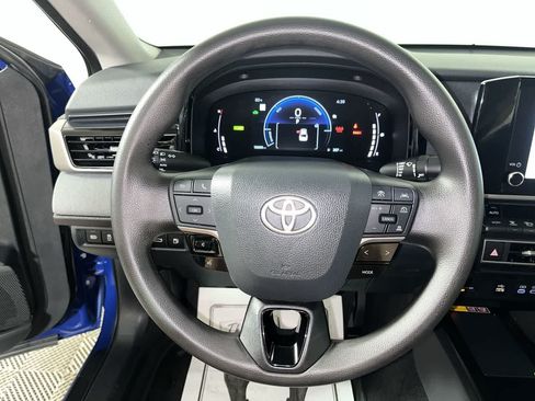 Used 2025 Toyota Camry LE AWD/4WD image 16