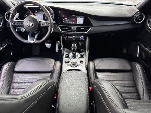 Used 2023 Alfa Romeo Giulia Veloce image 24