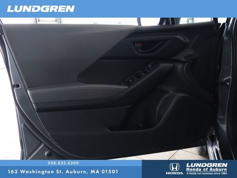 Used 2024 Subaru Crosstrek 2.0i Premium image 9