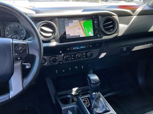 Used 2017 Toyota Tacoma TRD Pro image 7