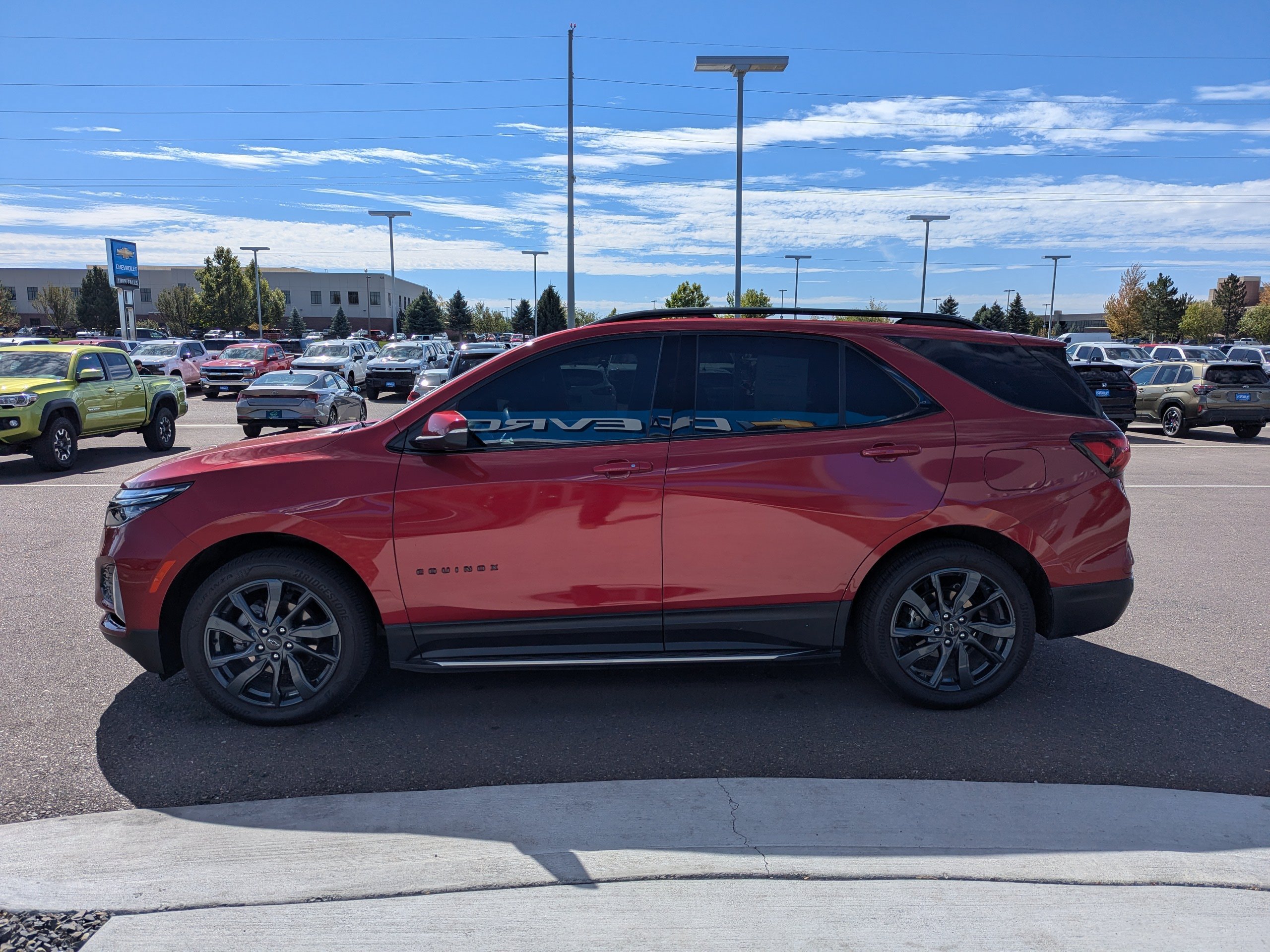 Certified 2023 Chevrolet Equinox RS w/ RS Leather Package AWD/4WD image 8