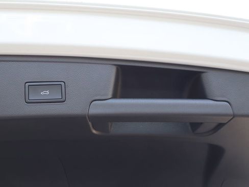 New 2026 Volkswagen Atlas Cross Sport SE image 23