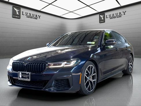 Used 2022 BMW 530i xDrive w/ M Sport Package AWD/4WD image 4