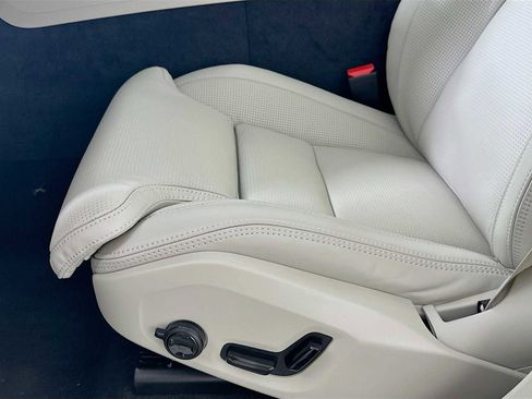 New 2026 Volvo XC60 B5 Ultra w/ Climate Package PRO image 18