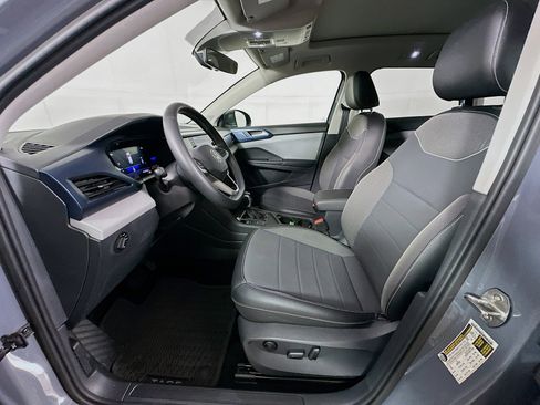 Used 2023 Volkswagen Taos SE w/ Panoramic Sunroof Package image 13