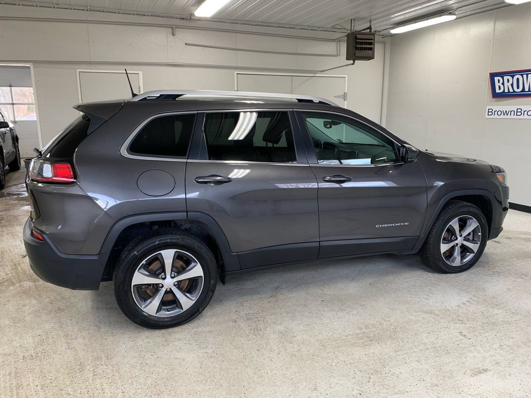 Used 2019 Jeep Cherokee Limited w/ Technology Group AWD/4WD image 9