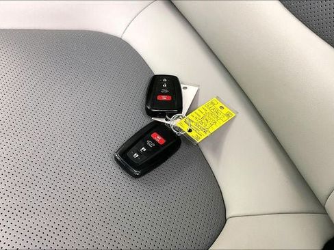 Used 2024 Toyota RAV4 Limited w/ Advanced Technology Package AWD/4WD image 14