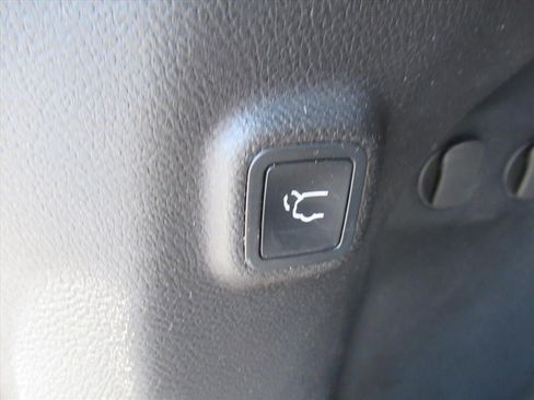 Used 2020 Jeep Cherokee Limited AWD/4WD image 32