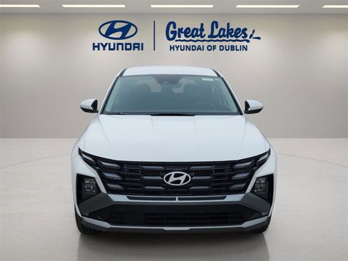 Certified 2025 Hyundai Tucson SE image 8
