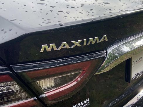 Used 2021 Nissan Maxima 3.5 SV w/ Floor Mat Group FWD image 10
