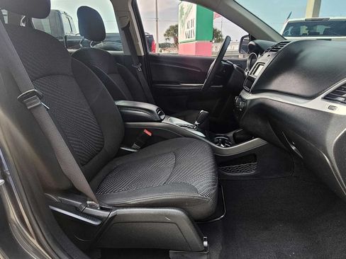 Used 2019 Dodge Journey SE w/ Blacktop Package FWD image 27