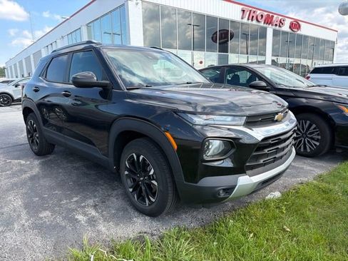 Used 2021 Chevrolet TrailBlazer LT w/ Premium Seating Package AWD/4WD image 1