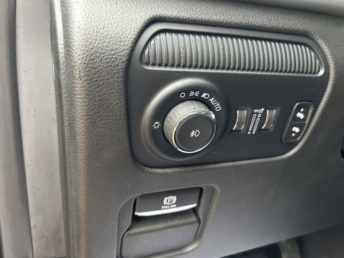 Used 2023 Jeep Wagoneer L Series II image 19