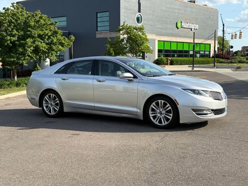 Used 2014 Lincoln MKZ w/ Equipment Group 102A Reserve FWD image 7
