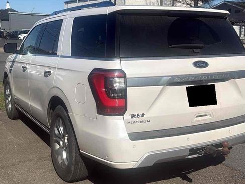 Used 2019 Ford Expedition Platinum image 5