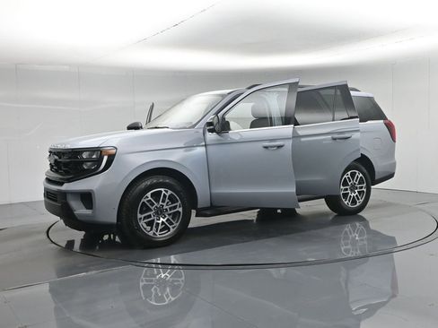 Used 2025 Ford Expedition Active image 6